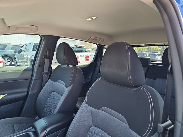 Used 2025 Nissan Kicks SV FWD image 16