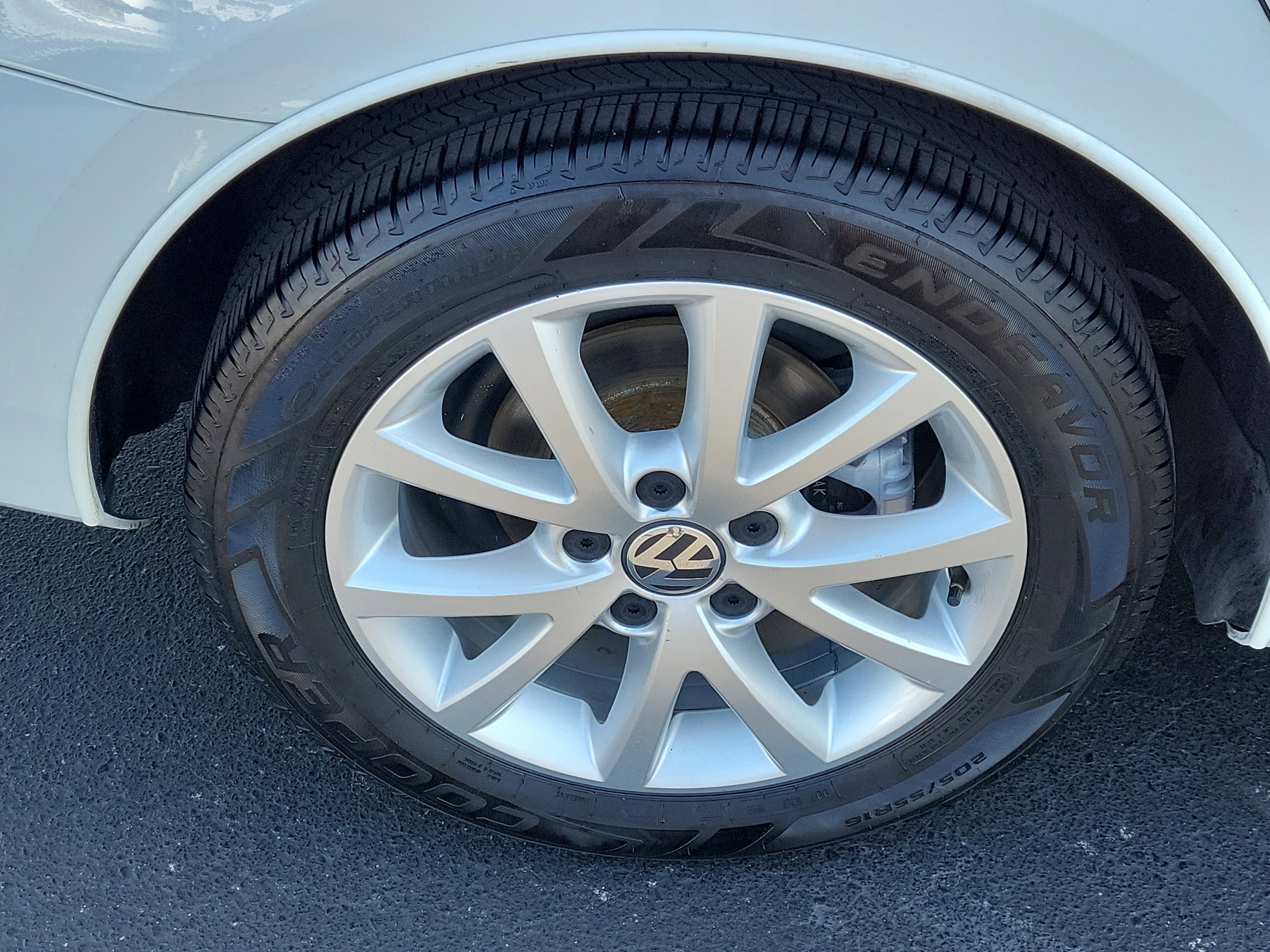 Used 2015 Volkswagen Jetta SE FWD image 7