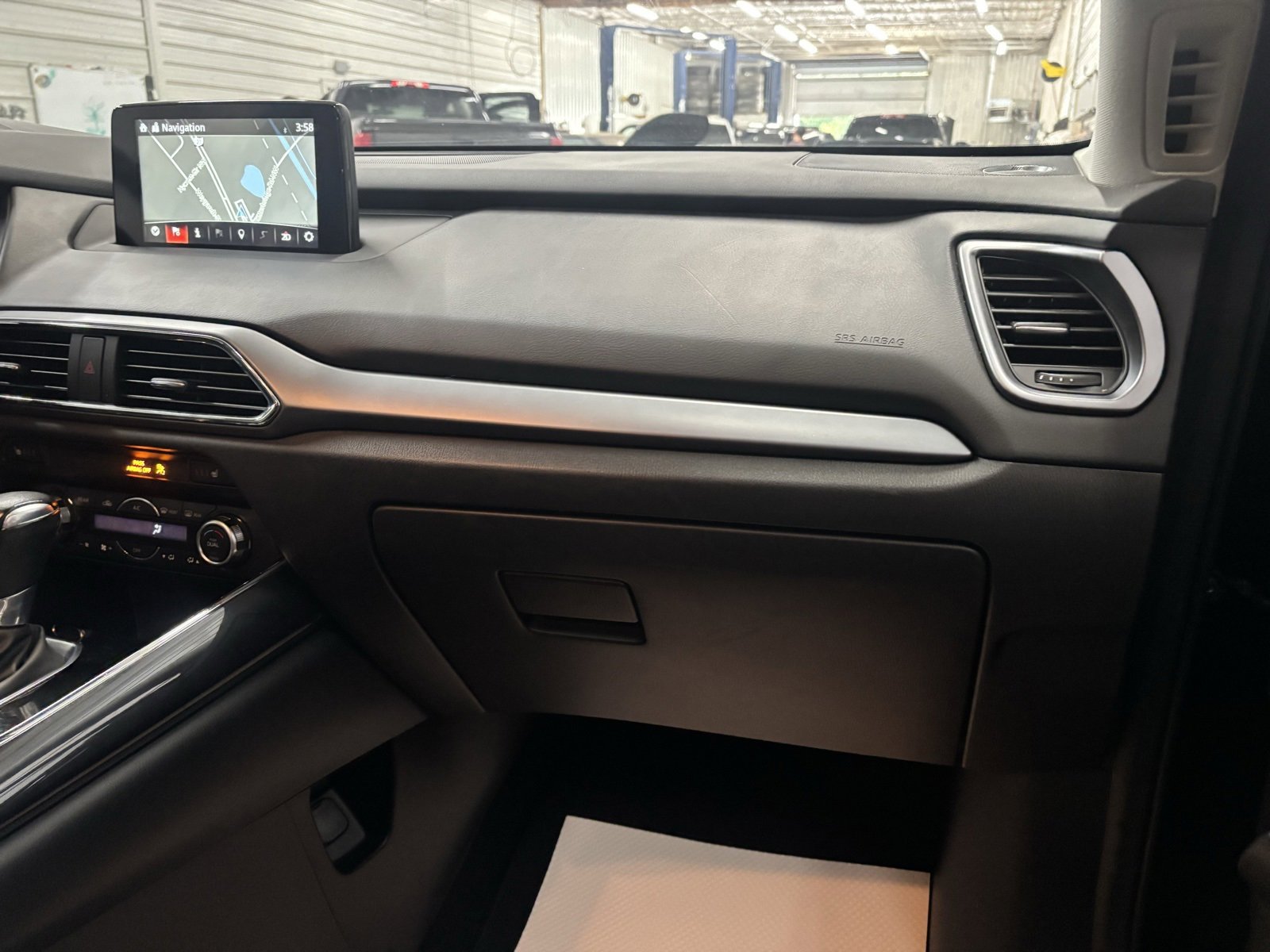 Used 2018 MAZDA CX-9 Touring w/ Touring Premium Package image 29