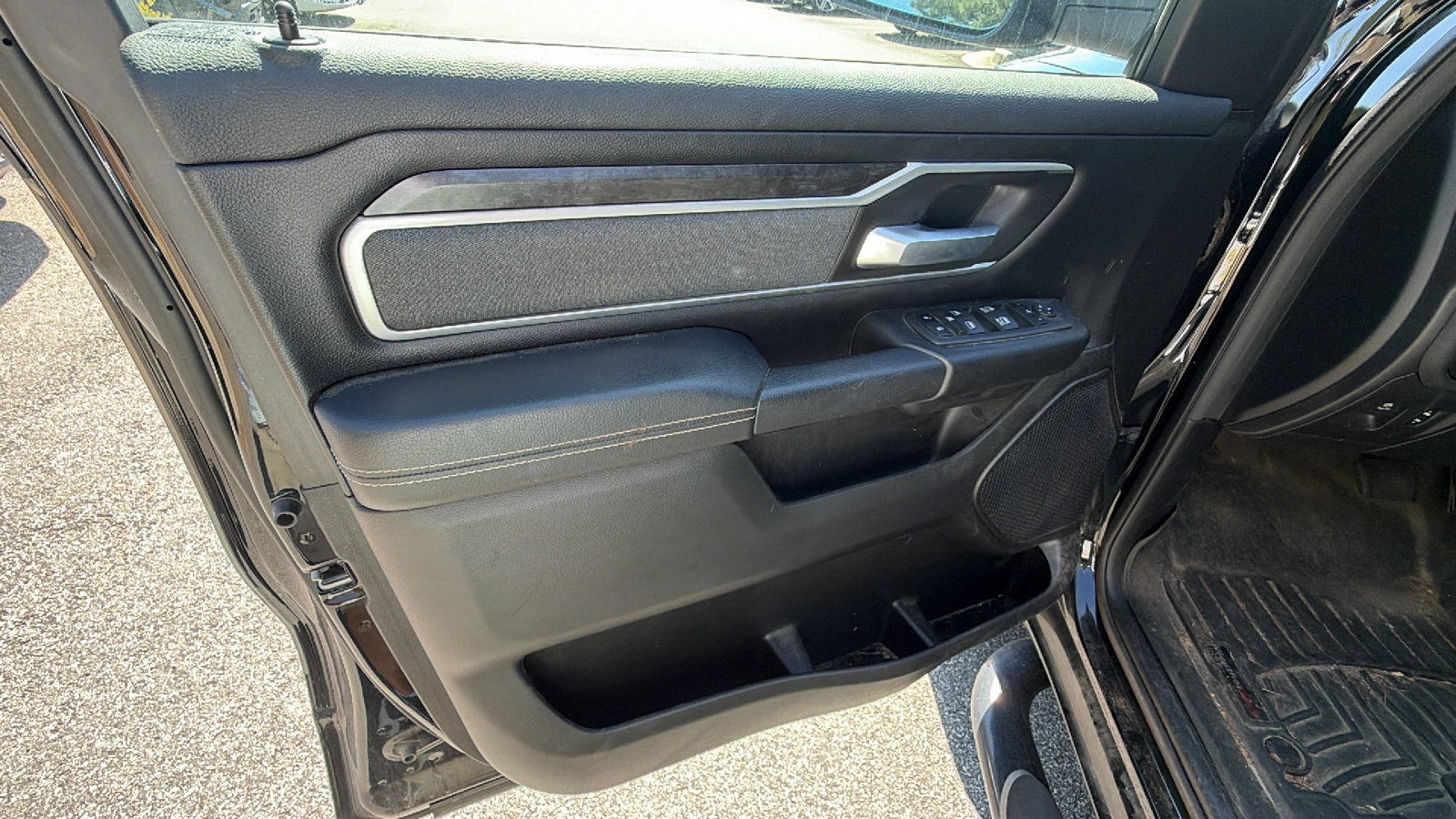 Used 2022 RAM 1500 Big Horn AWD/4WD image 14