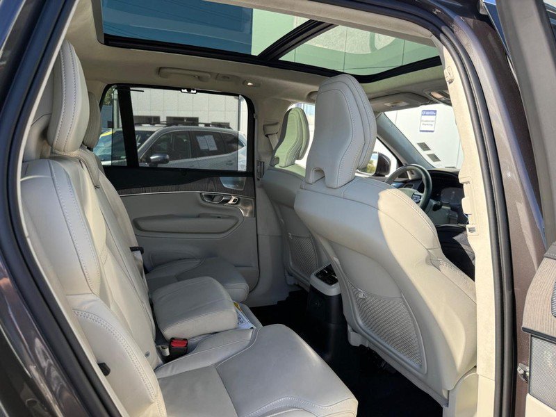 Certified 2024 Volvo XC90 T8 Ultimate AWD/4WD image 11