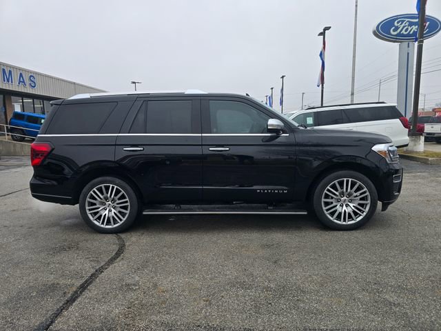 Used 2022 Ford Expedition Platinum image 2
