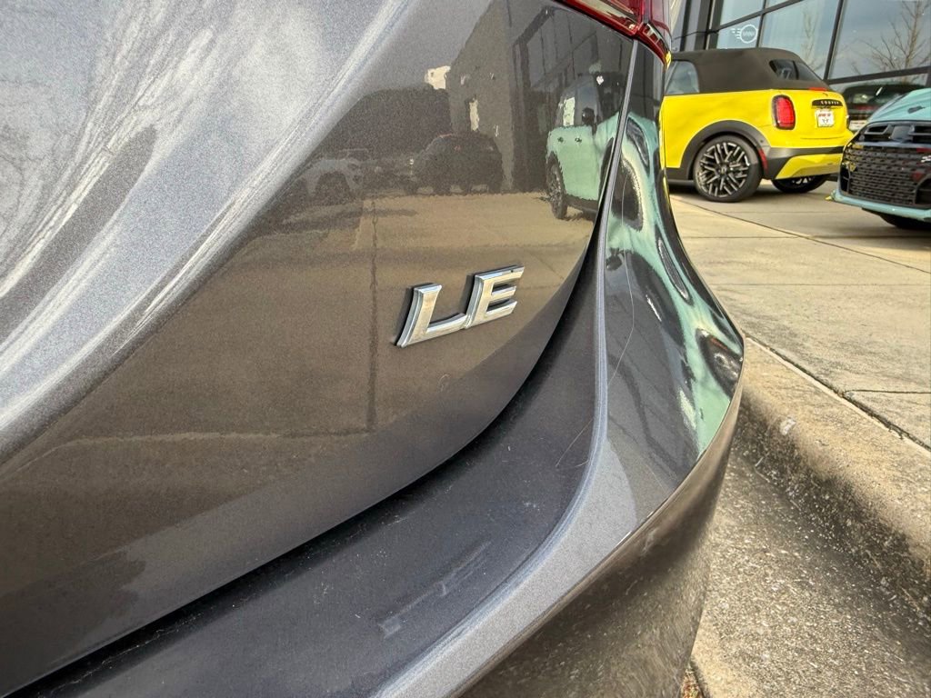 Used 2022 Toyota Camry LE image 8