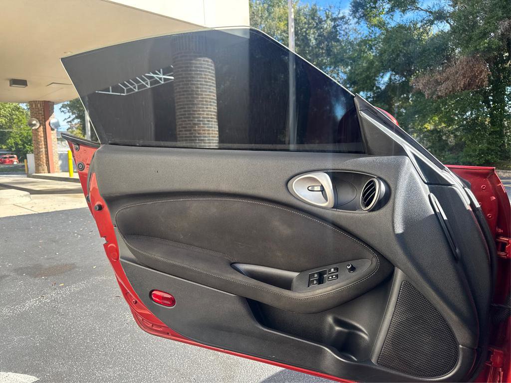 Used 2016 Nissan 370Z Touring image 16