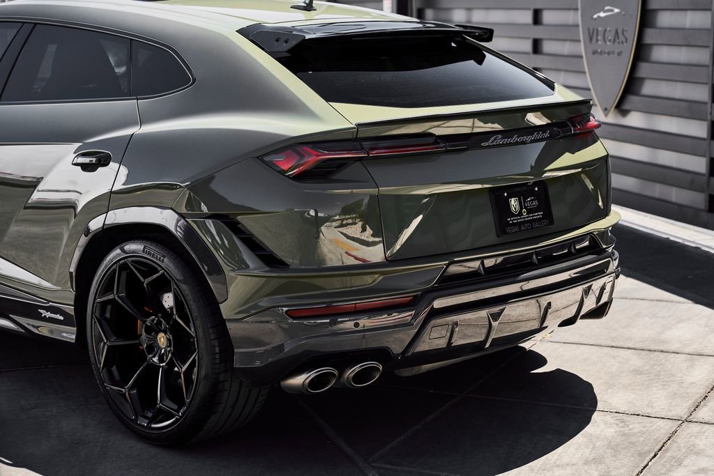 Used 2023 Lamborghini Urus Performante AWD/4WD image 17