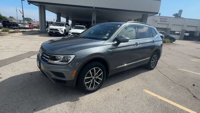 Used 2020 Volkswagen Tiguan SE w/ Panoramic Sunroof Package AWD/4WD image 4