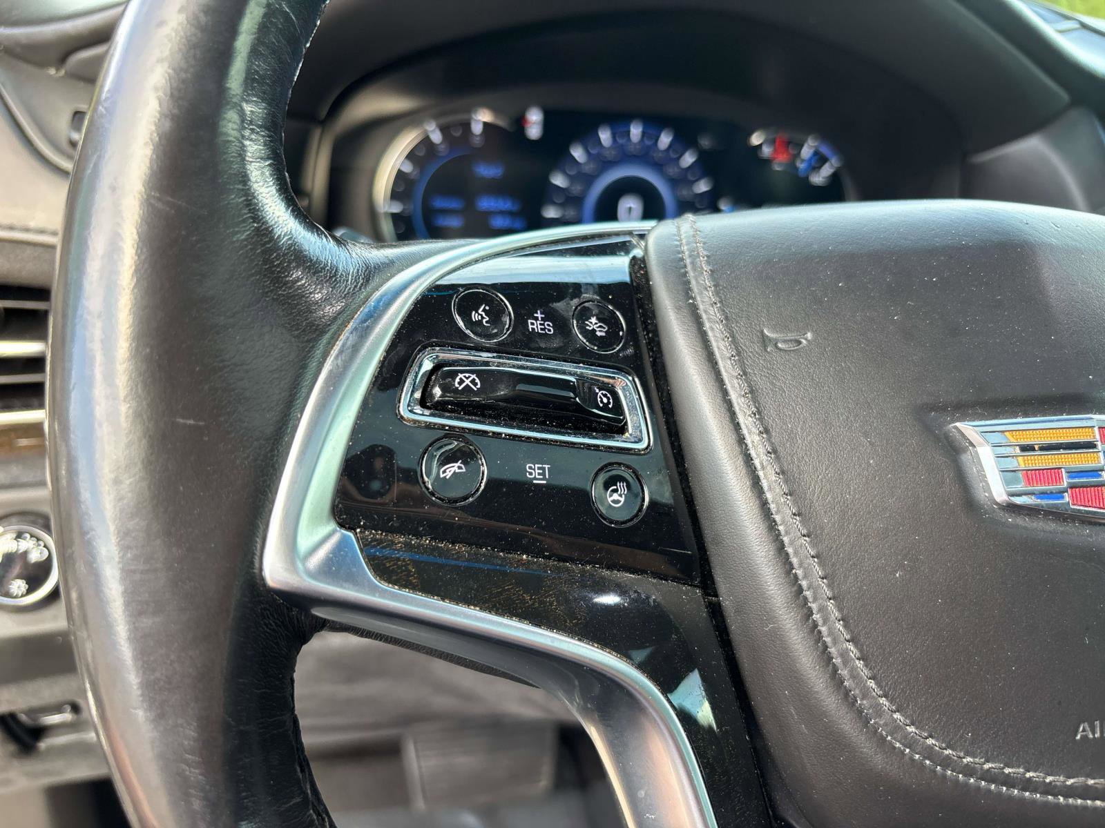 Used 2020 Cadillac Escalade ESV Platinum image 25