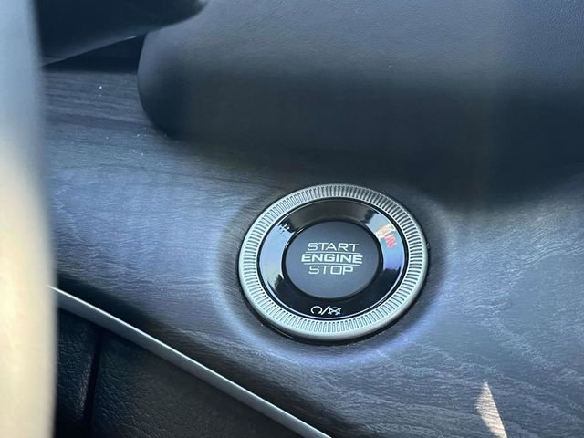 Used 2022 Jeep Grand Cherokee L Limited w/ Luxury Tech Group II image 36