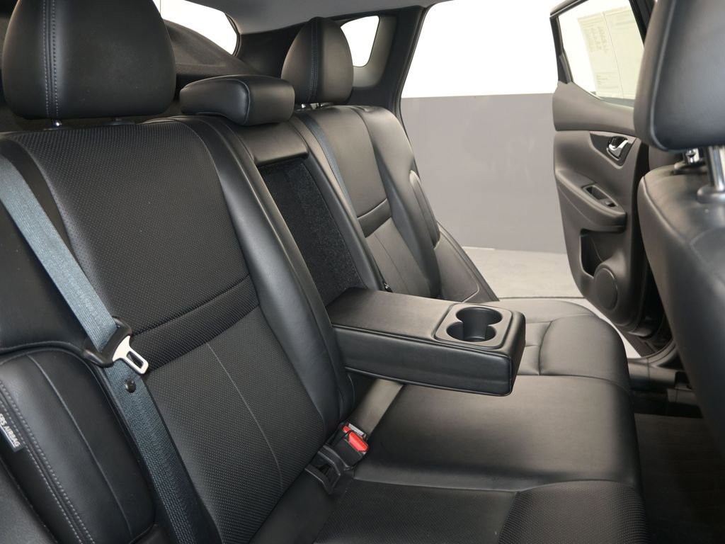 Used 2022 Nissan Rogue Sport SL w/ Premium Package image 25