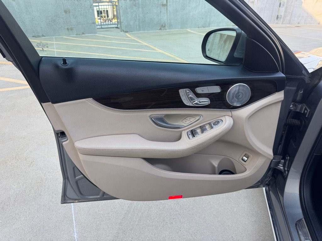 Used 2015 Mercedes-Benz C 300 4MATIC Sedan image 10