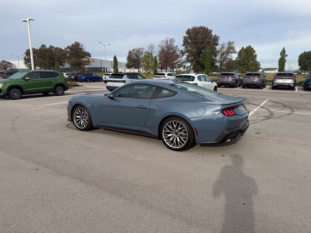 Used 2025 Ford Mustang GT Premium RWD image 9
