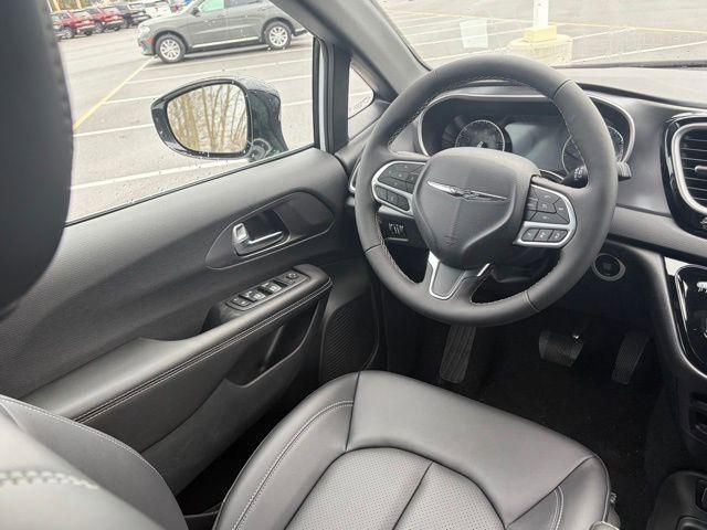 New 2026 Chrysler Voyager LX image 31