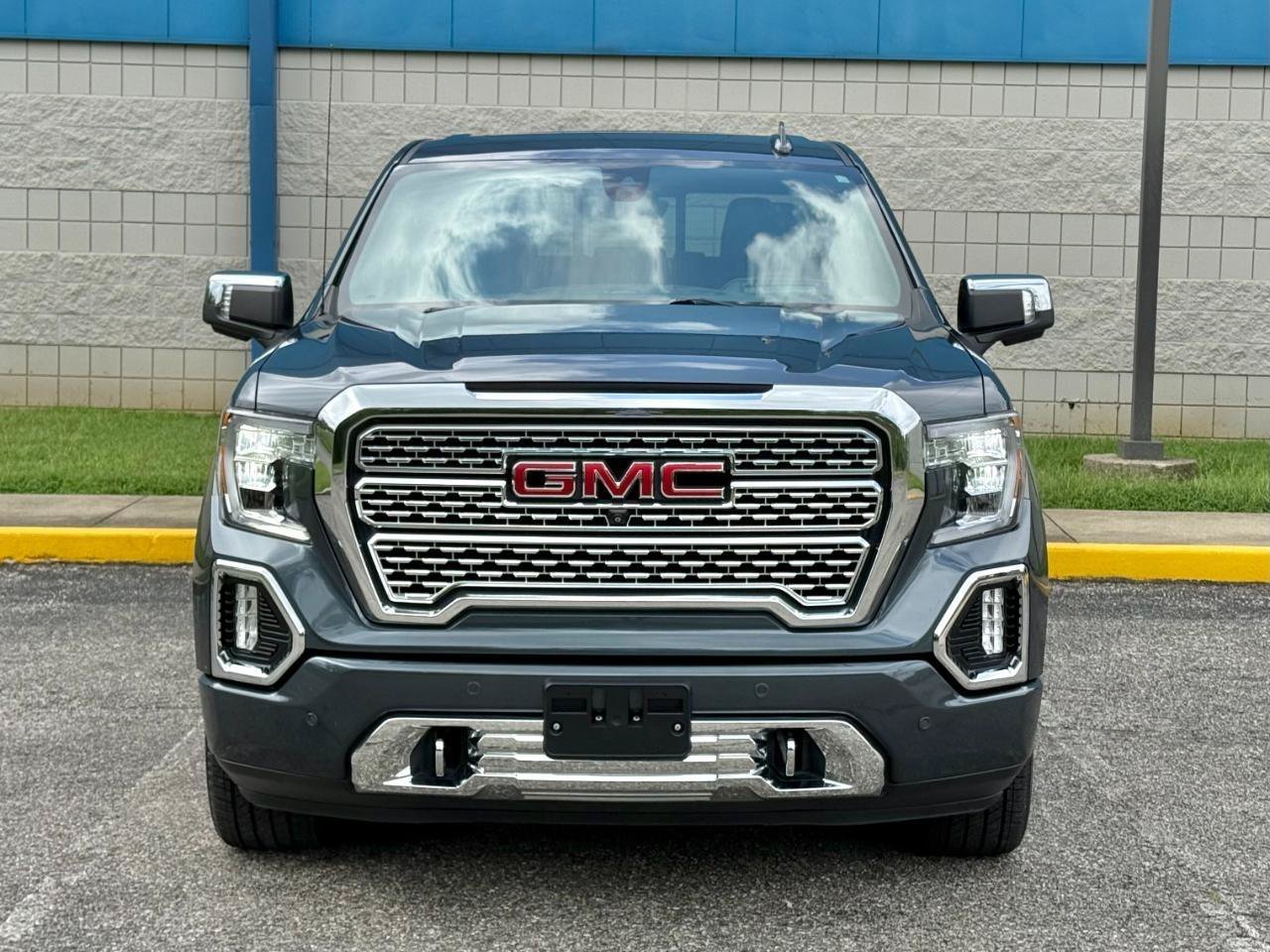 Used 2019 GMC Sierra 1500 Denali w/ Denali Ultimate Package AWD/4WD image 2