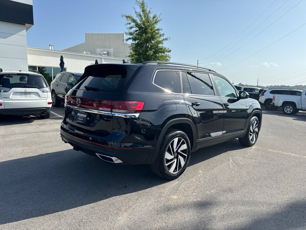 Used 2024 Volkswagen Atlas SE AWD/4WD image 7