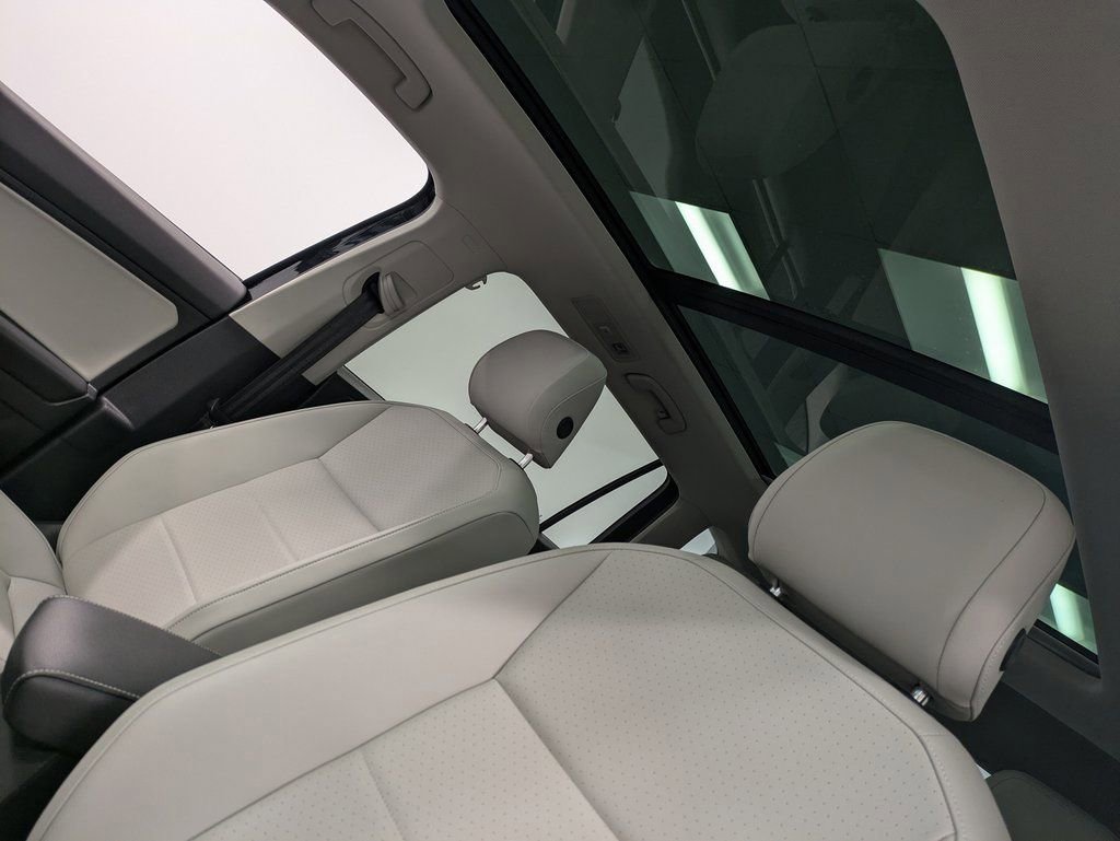 Certified 2021 Volkswagen Tiguan SEL image 22