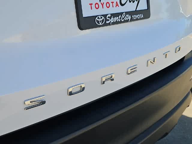 Used 2021 Kia Sorento LX FWD image 11