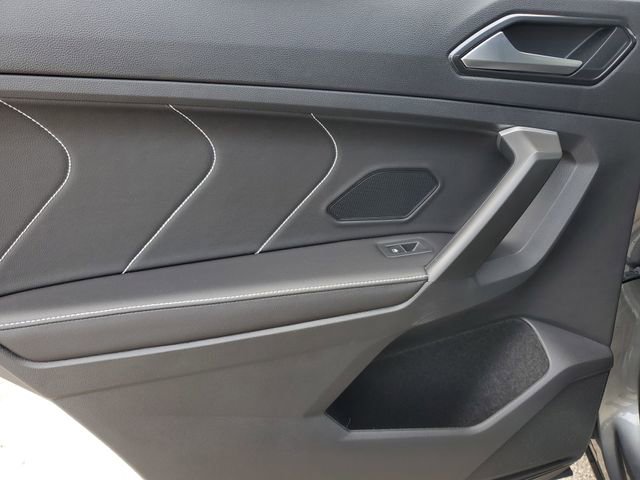 Used 2024 Volkswagen Tiguan SE R-Line image 16