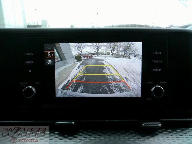 Used 2023 Kia Carnival LX image 14