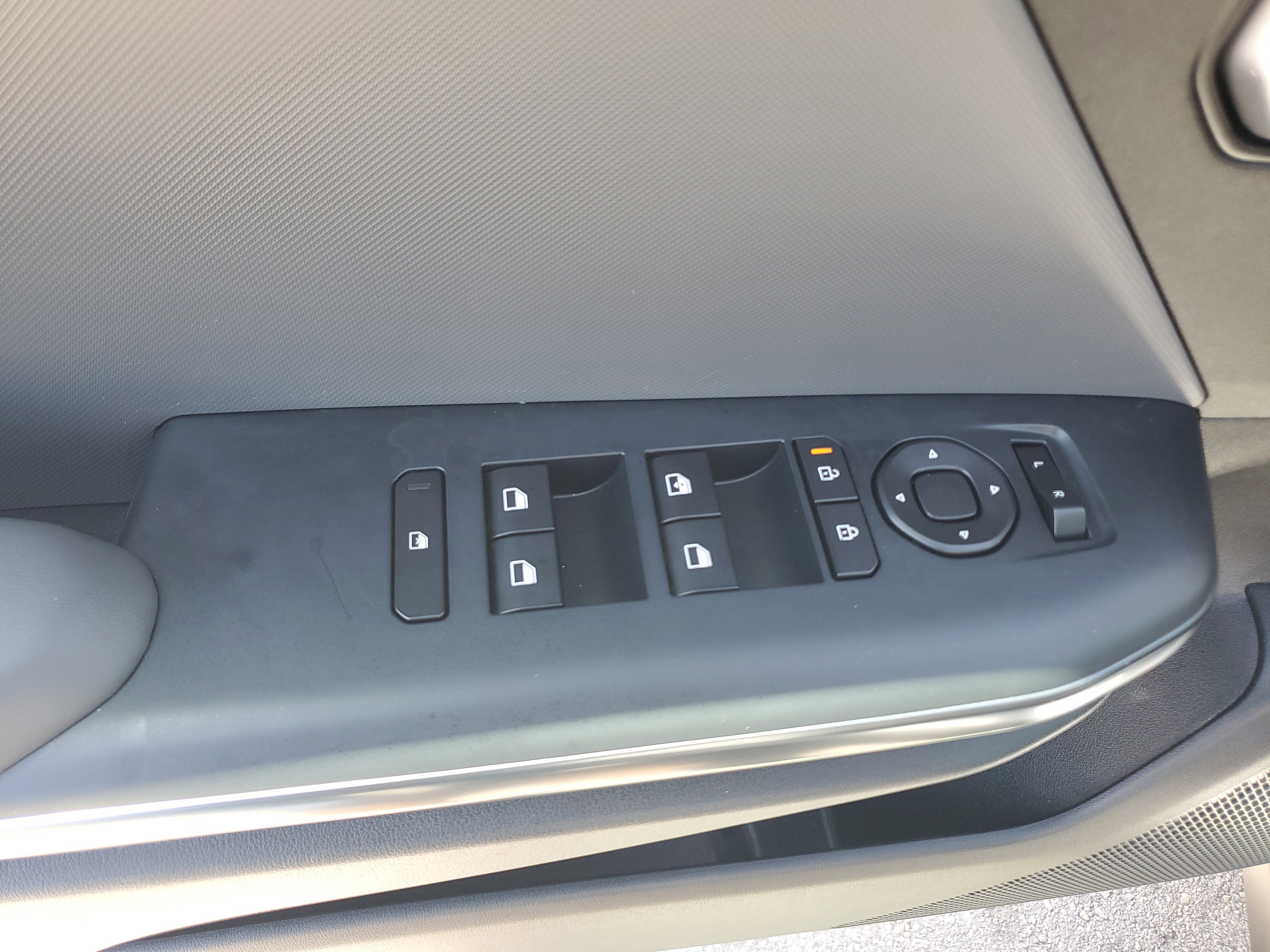 Used 2025 Kia K4 LXS image 25