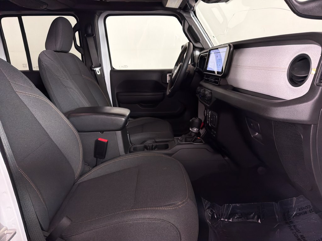 Used 2024 Jeep Wrangler Unlimited w/ Convenience Group AWD/4WD image 19