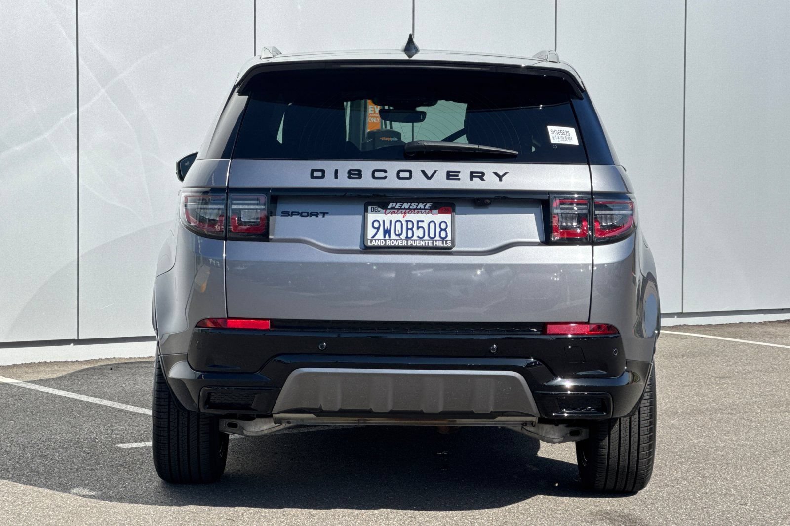 Certified 2025 Land Rover Discovery Sport Dynamic SE AWD/4WD image 4
