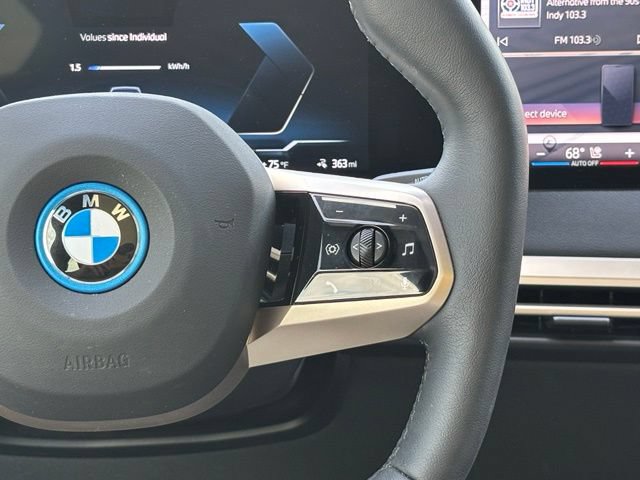 Used 2025 BMW iX xDrive50 AWD/4WD image 24