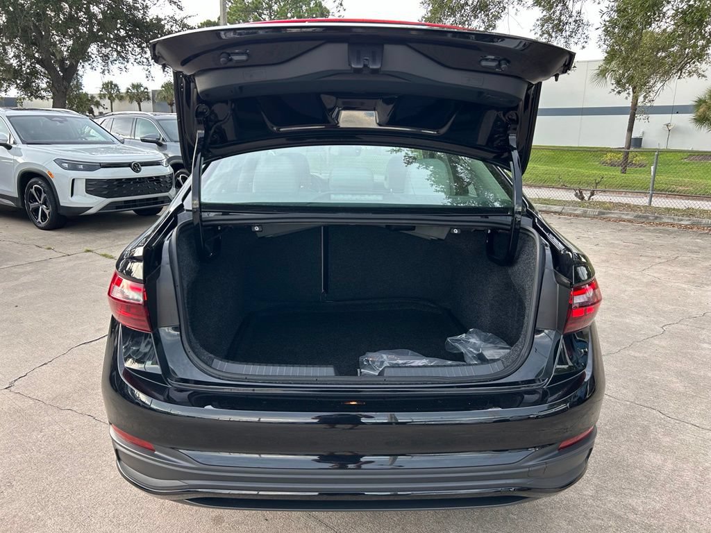 Used 2026 Volkswagen Jetta SE FWD image 48