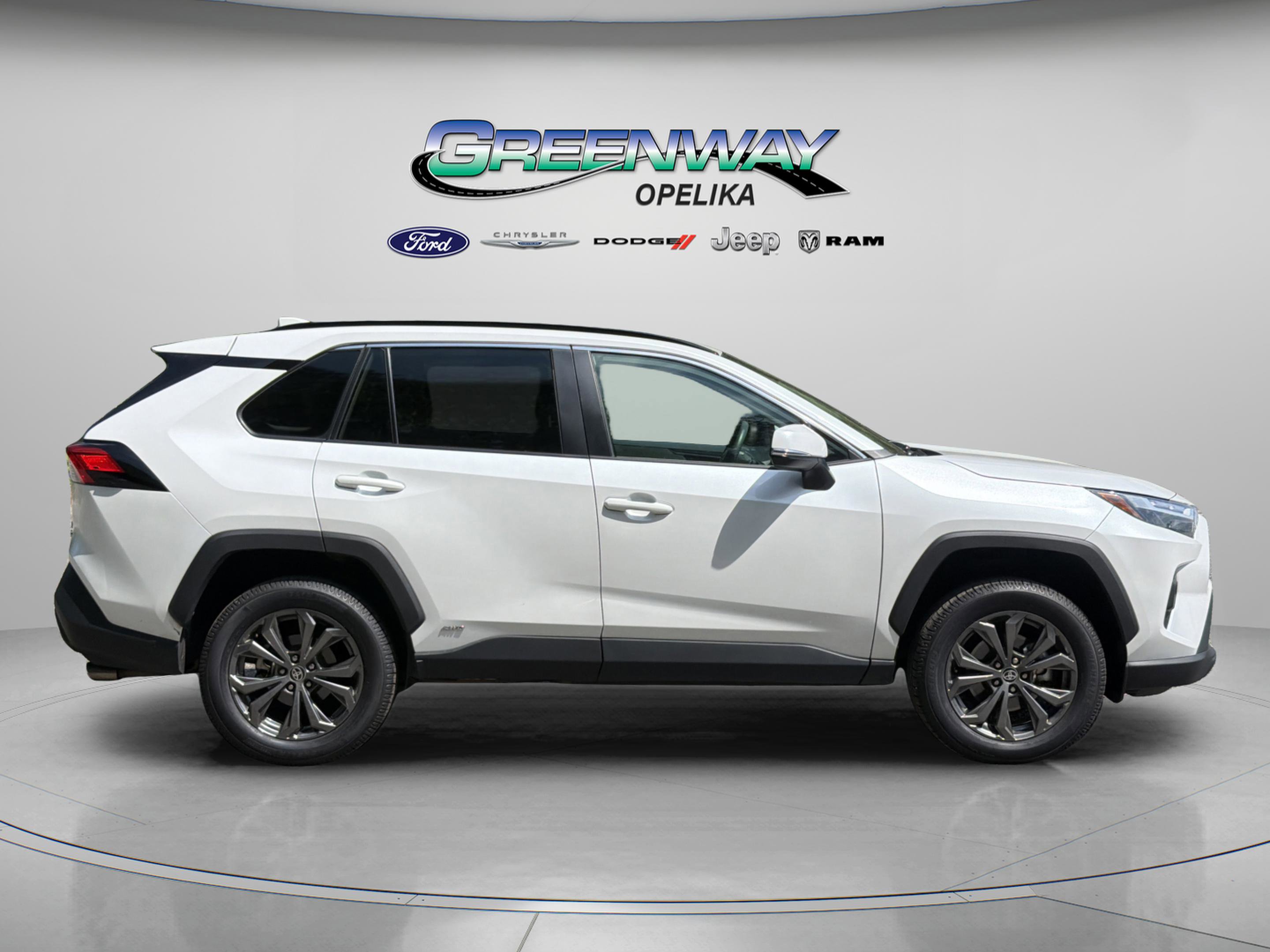 Used 2024 Toyota RAV4 XLE Premium w/ Weather Package AWD/4WD image 8