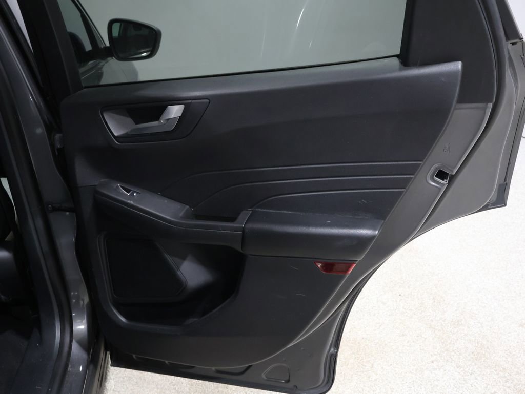 Used 2021 Ford Escape SE image 21