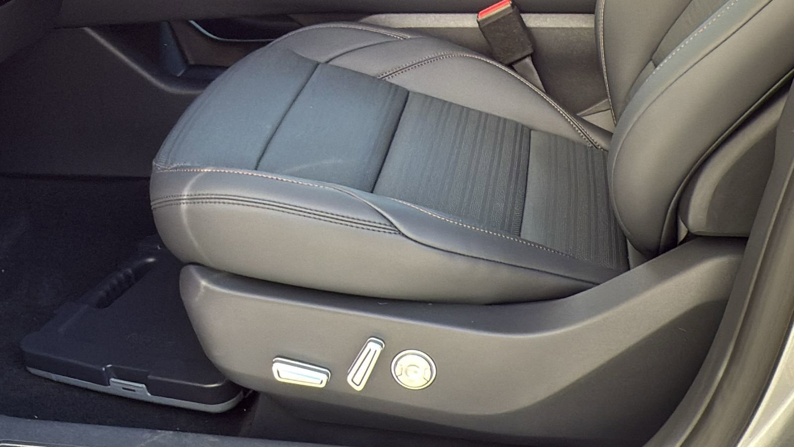 New 2026 Lincoln Nautilus Reserve w/ Jet Appearance Package image 23