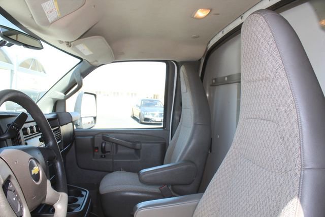 Used 2017 Chevrolet Express 3500 image 17