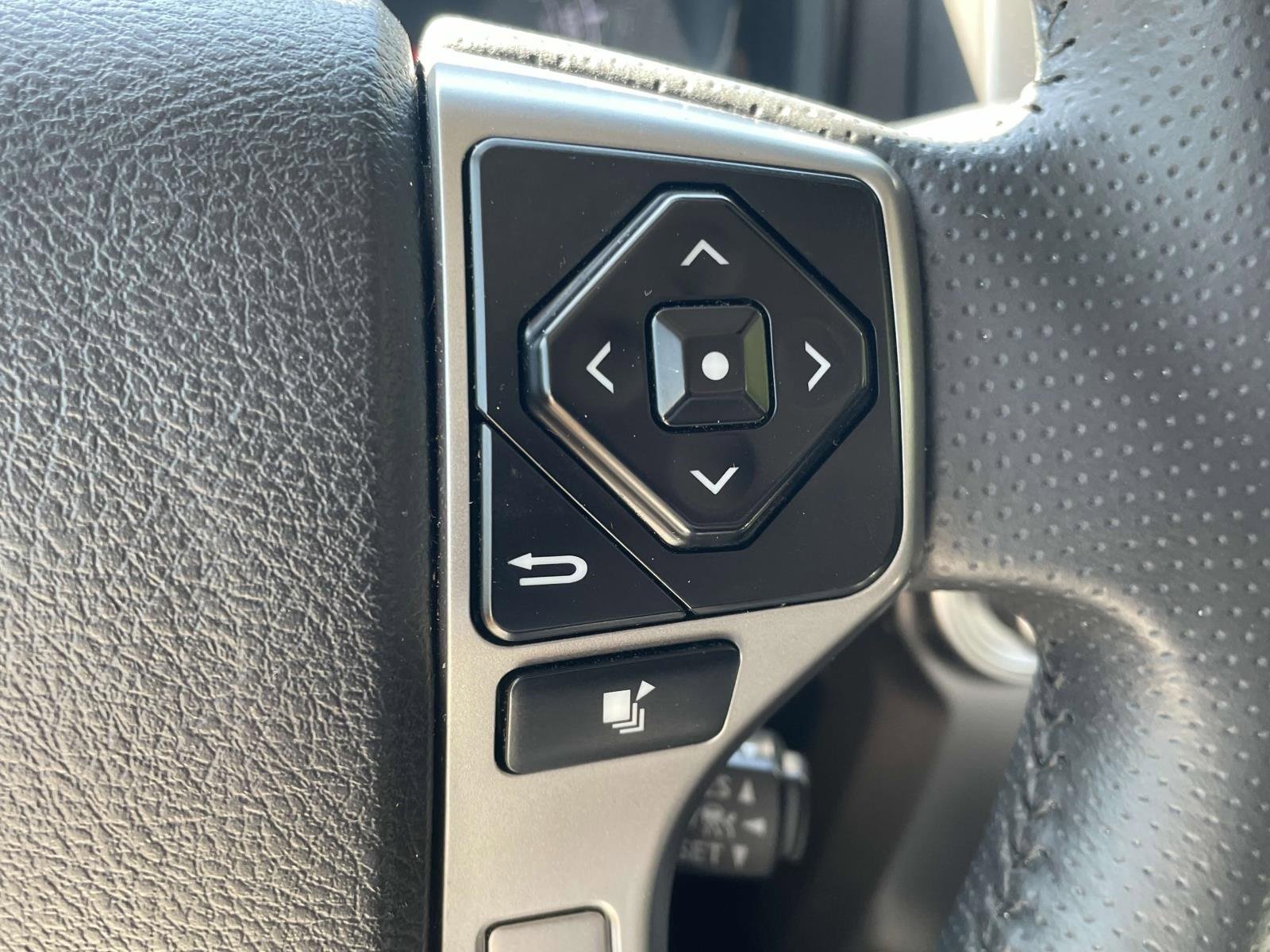 Used 2024 Toyota 4Runner SR5 image 23