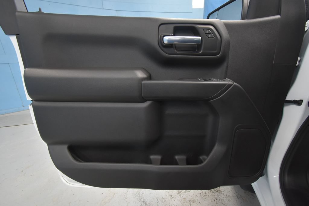 Used 2025 Chevrolet Silverado 1500 W/T w/ Trailering Package AWD/4WD image 4