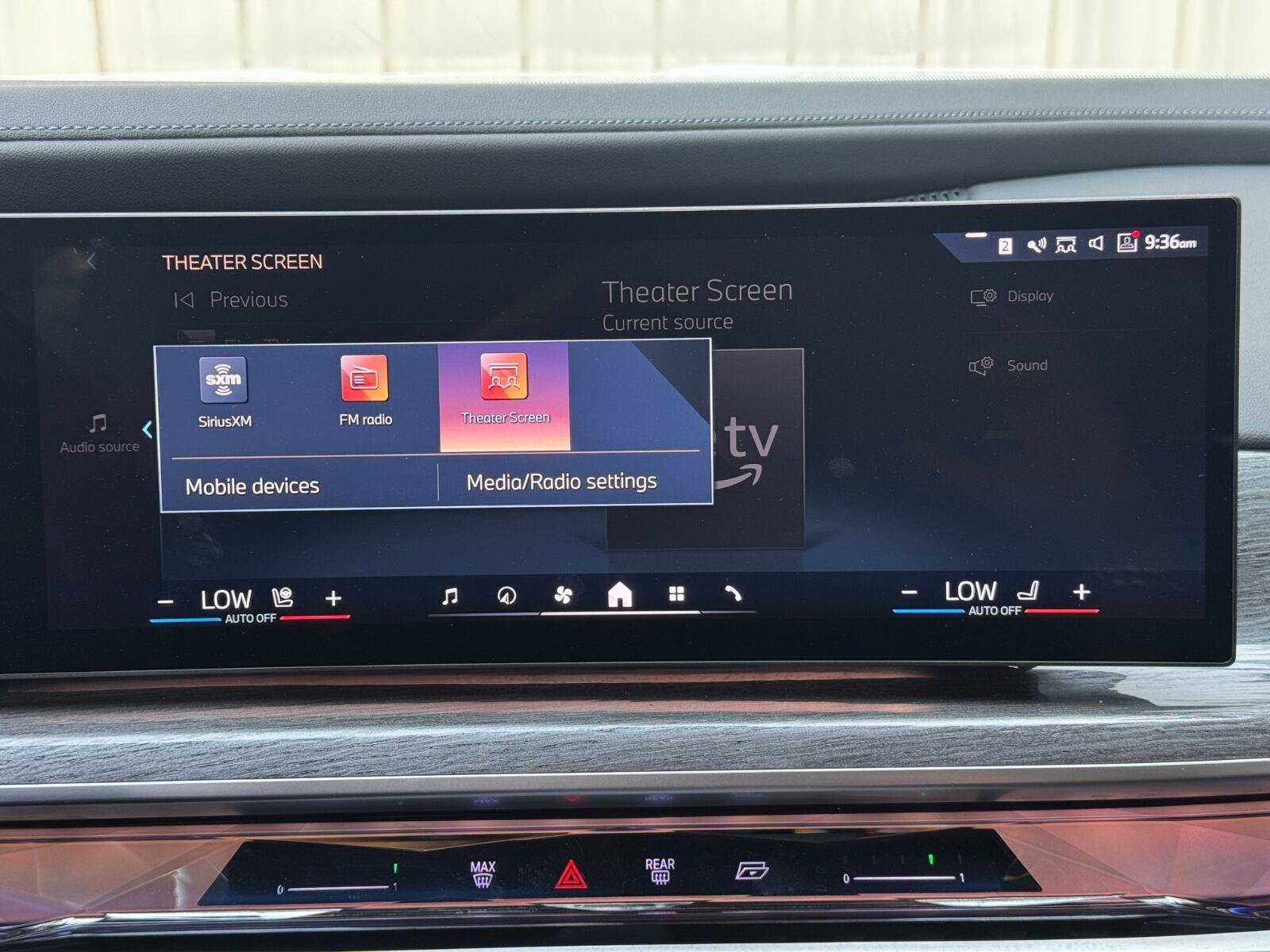 Used 2023 BMW i7 xDrive60 w/ Executive Package 2 AWD/4WD image 25