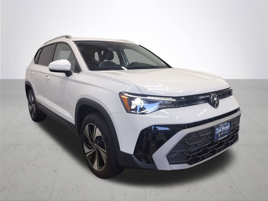 New 2025 Volkswagen Taos SE image 4