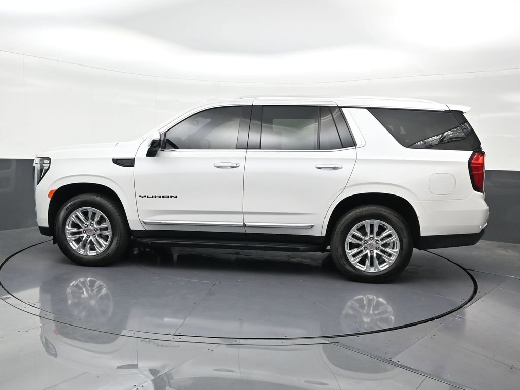 Used 2024 GMC Yukon SLT w/ SLT Luxury Package RWD image 2