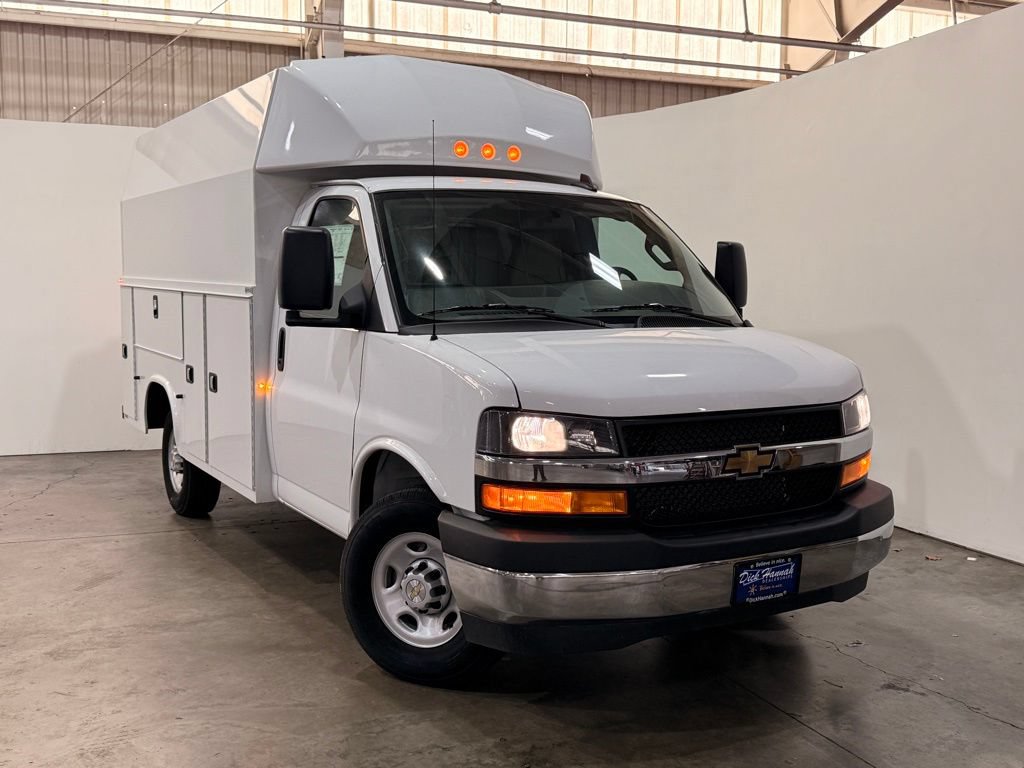 New 2025 Chevrolet Express 3500 w/ Power Convenience Package RWD image 7