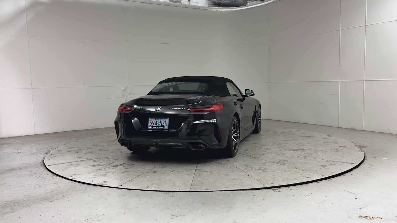 Used 2023 BMW Z4 M40i w/ Driving Assistance Package RWD image 9