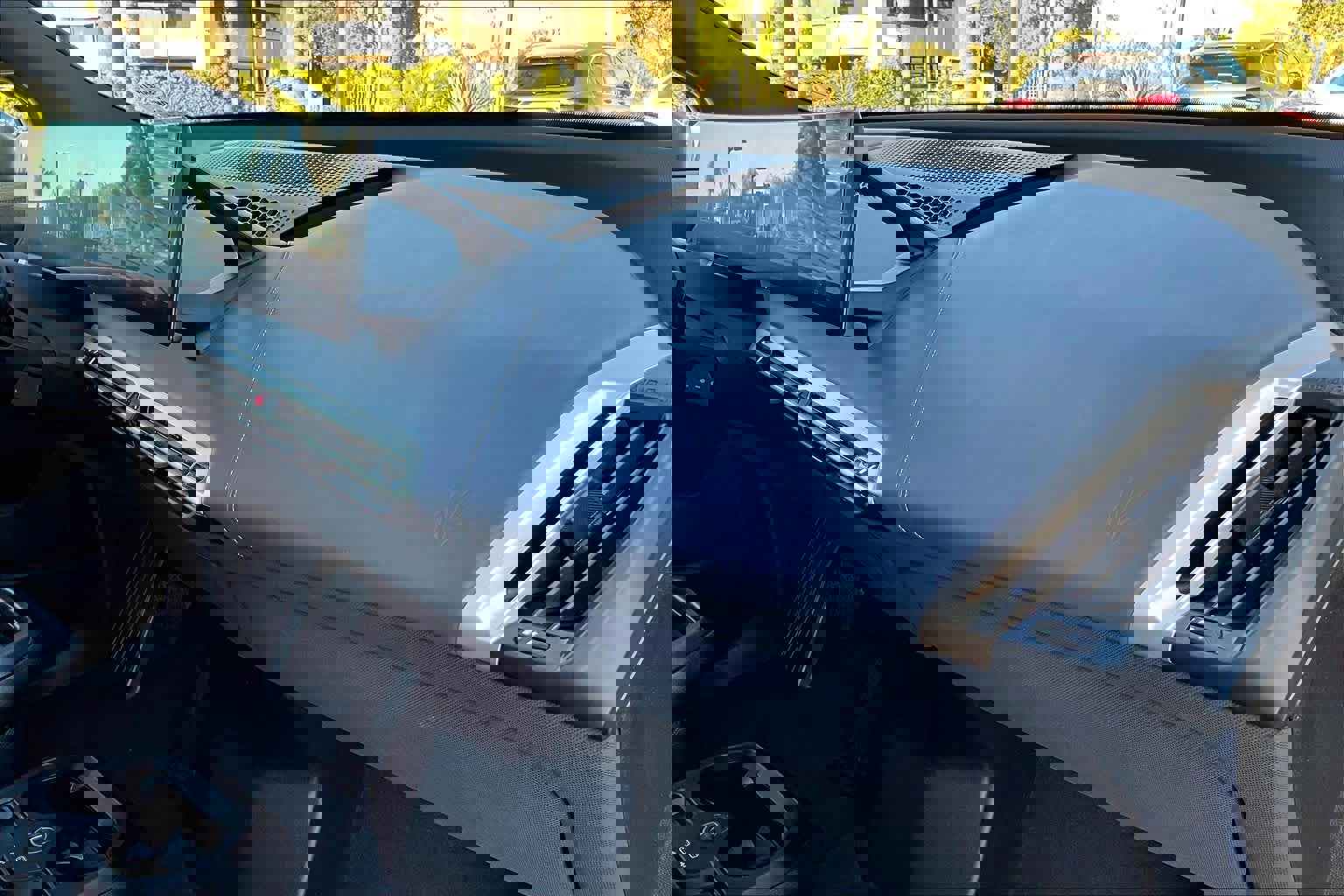 Used 2023 BMW iX xDrive50 image 17