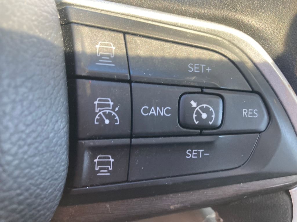 Used 2023 Jeep Grand Cherokee Limited image 38