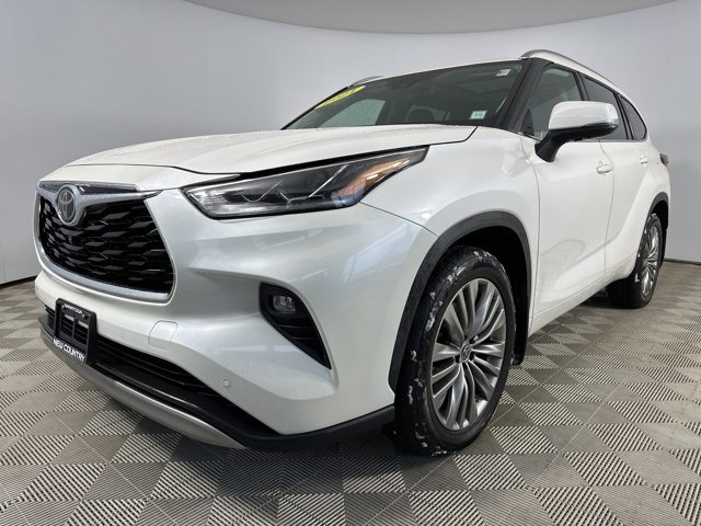 Used 2021 Toyota Highlander Platinum image 3