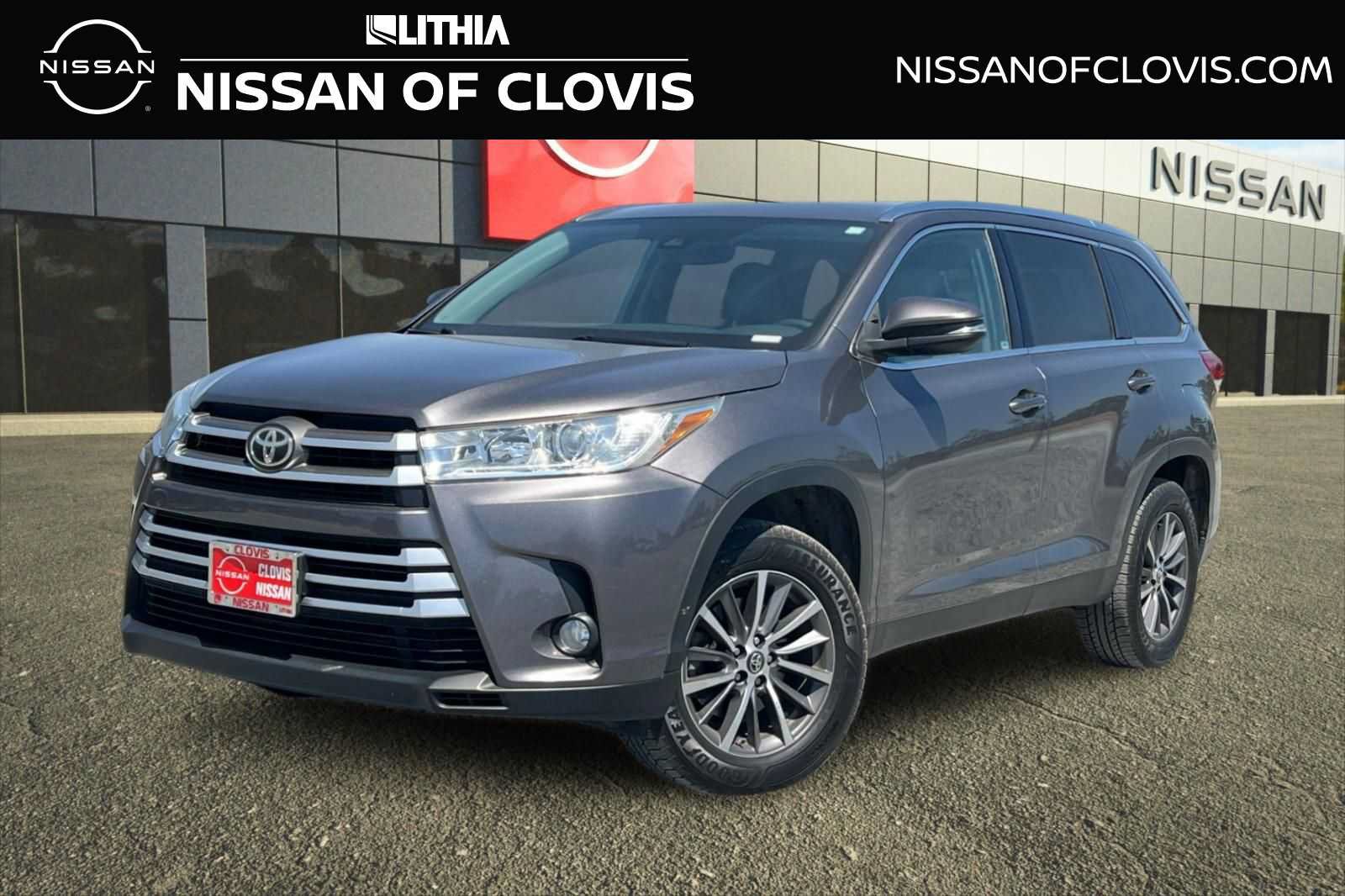 Used 2019 Toyota Highlander XLE FWD image 1