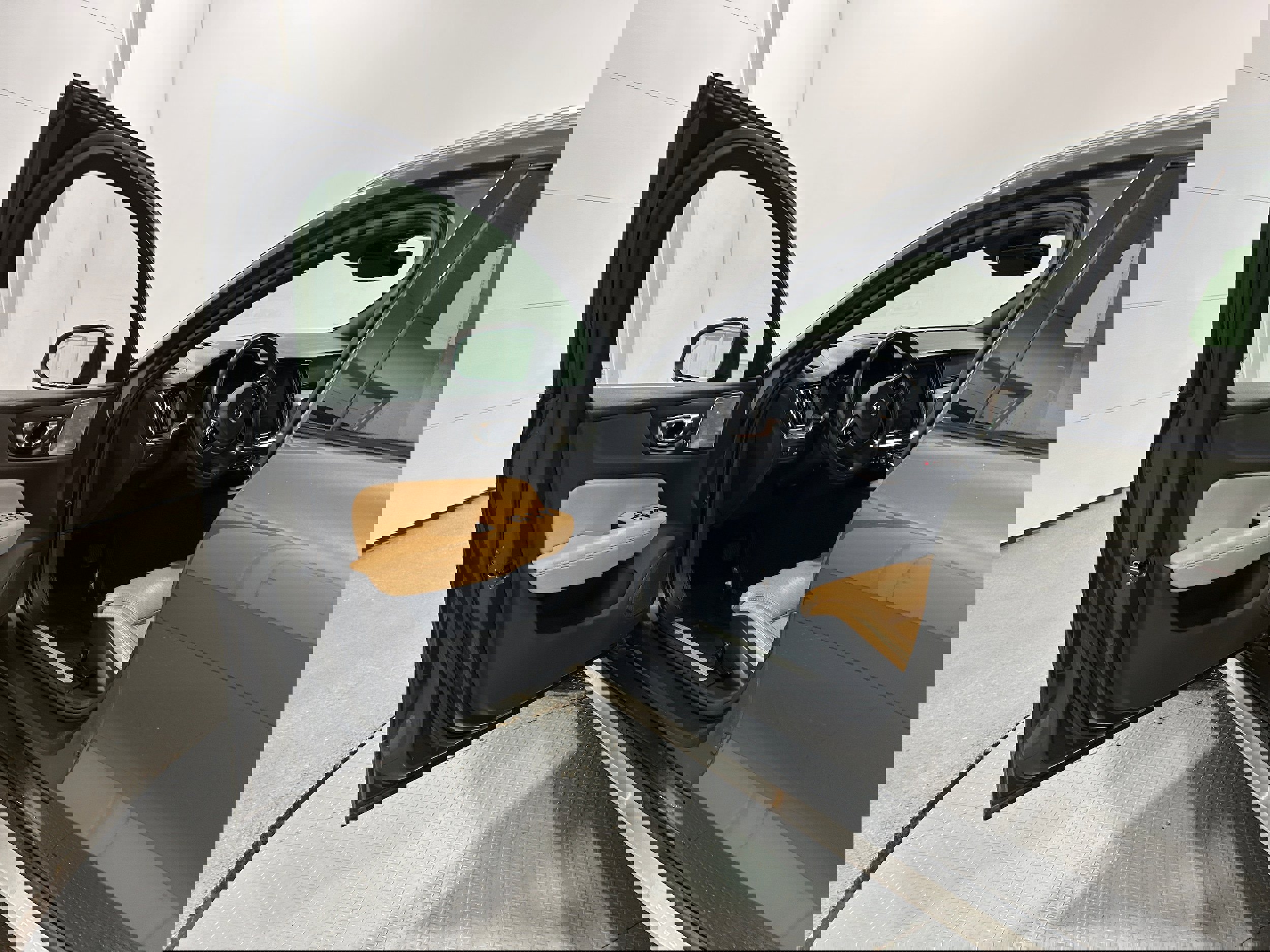 Used 2020 Volvo V60 T5 Cross Country image 21