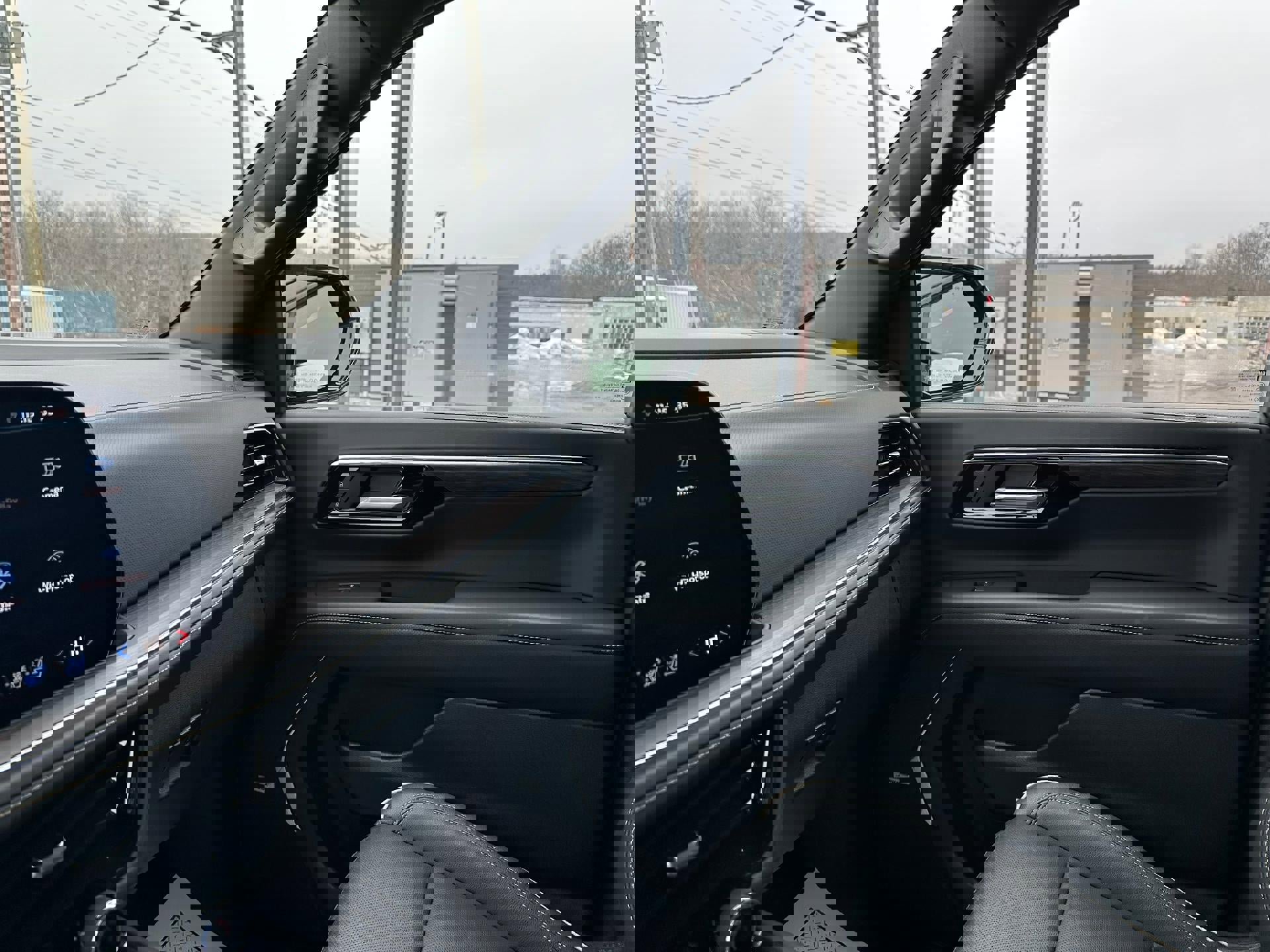 Certified 2025 Chevrolet Suburban Premier image 28