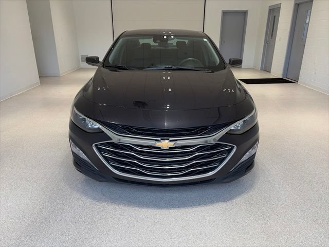 Used 2023 Chevrolet Malibu LT FWD image 2