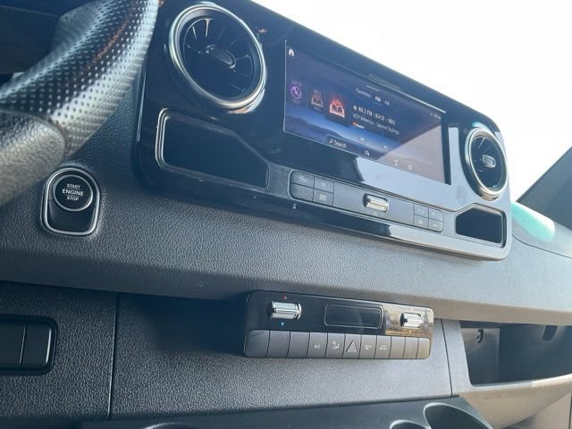 Used 2025 Mercedes-Benz Sprinter 2500 image 20
