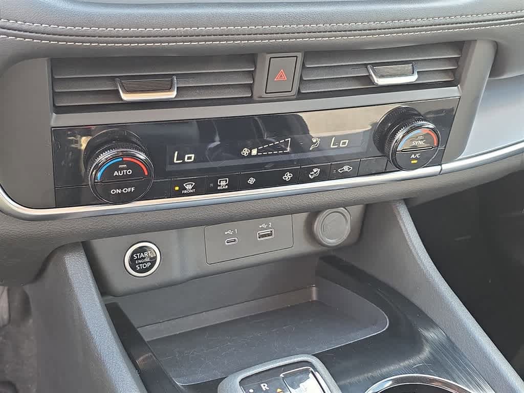 Used 2023 Nissan Rogue SV AWD/4WD image 22