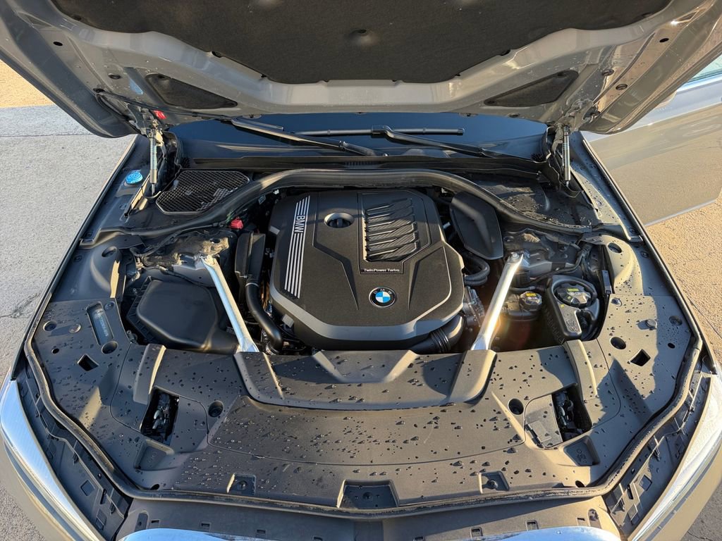 Used 2022 BMW 740i w/ Premium Package image 26
