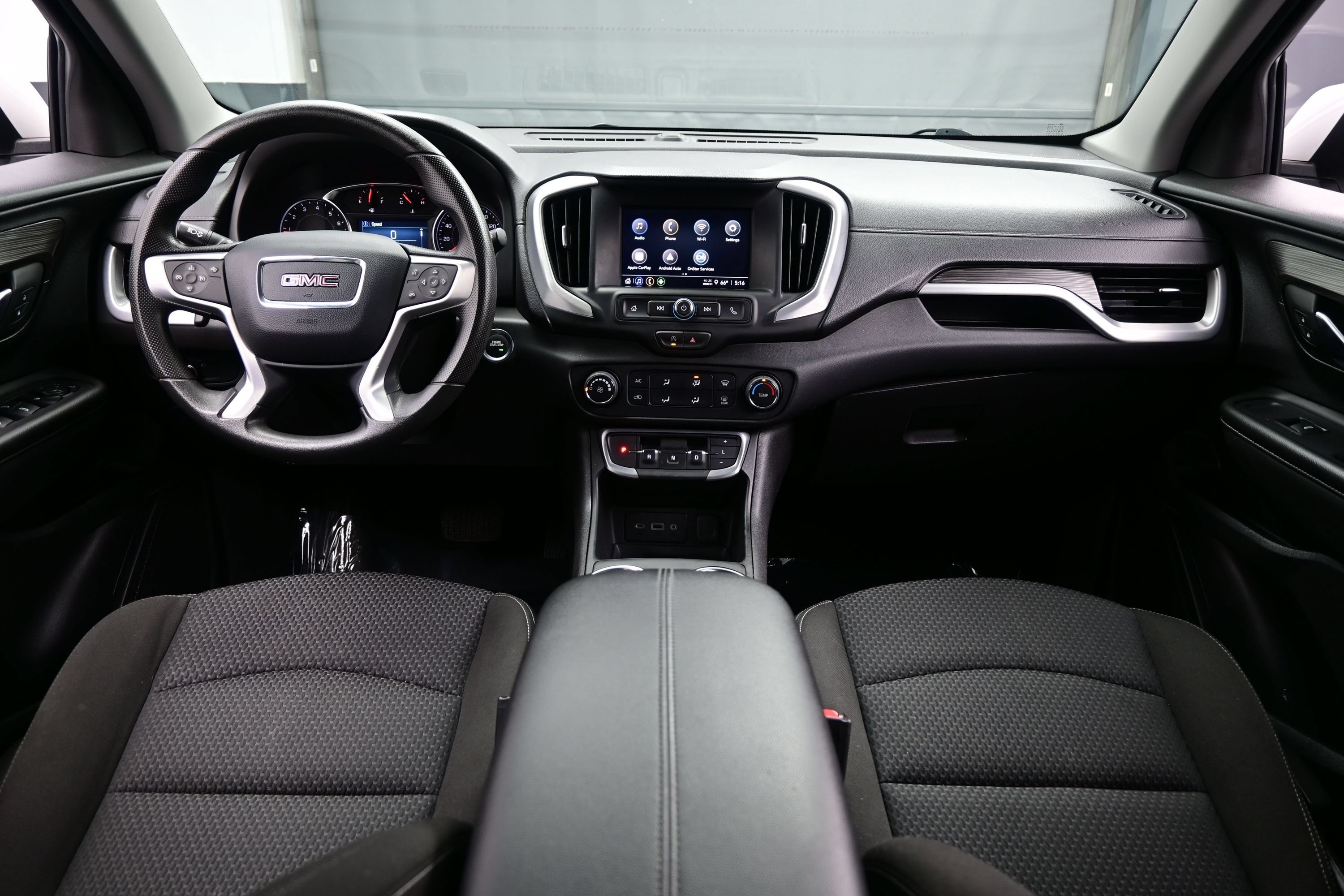 Used 2024 GMC Terrain SLE AWD/4WD image 16