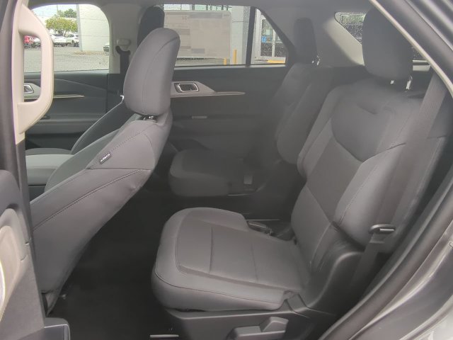 New 2026 Ford Explorer Active RWD image 14